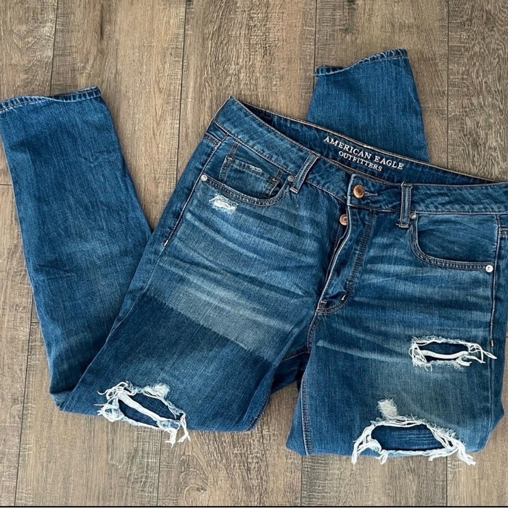 American Eagle Outfitters Tom Girl Women's Distressed Jeans Size 8 EUC